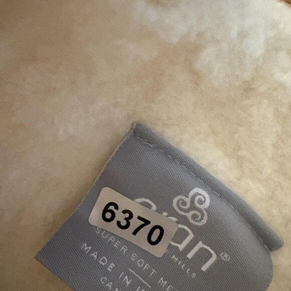 Felted Aran Woollen Mills Cardigan XS Ireland Merino Wool Shrunken Fit Girls 6-8 - Picture 11 of 11